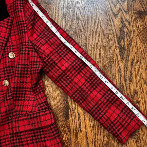 Red & Black Double-Breasted Blazer. Velvet Collar. Gold buttons. Vintage Chic. - Picture 7 of 10